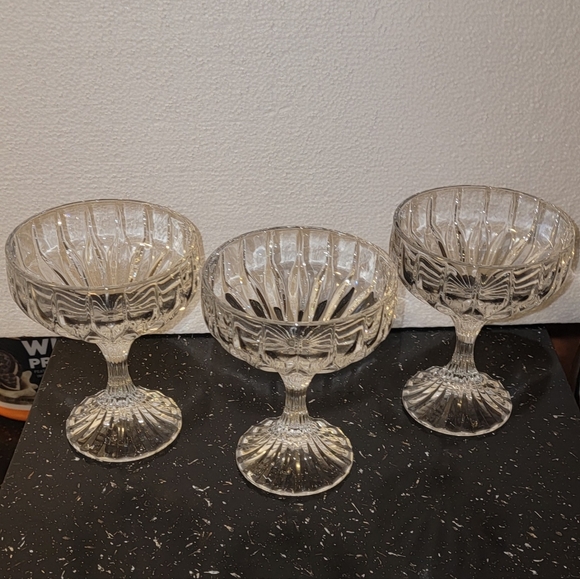 BEAUTIFUL SET OF 3 MIKASA CRYSTAL PARK LANE CHAMPAGNE SHERBET 5 1/2" GLASSES - Picture 3 of 8